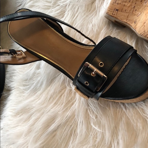 Black & gold Aldo wedges - Picture 2 of 2